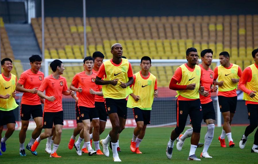 北京人和主场不敌河南建业，遭遇连败的简单介绍