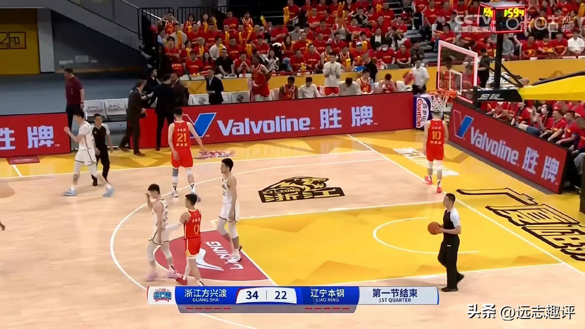 激烈对决：球队顽强抗衡，最终赢得胜利的简单介绍