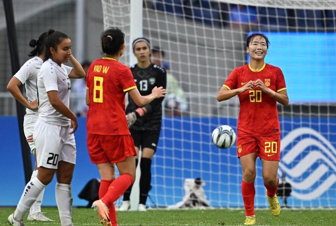 巴西女足国家队横扫对手获得胜利!