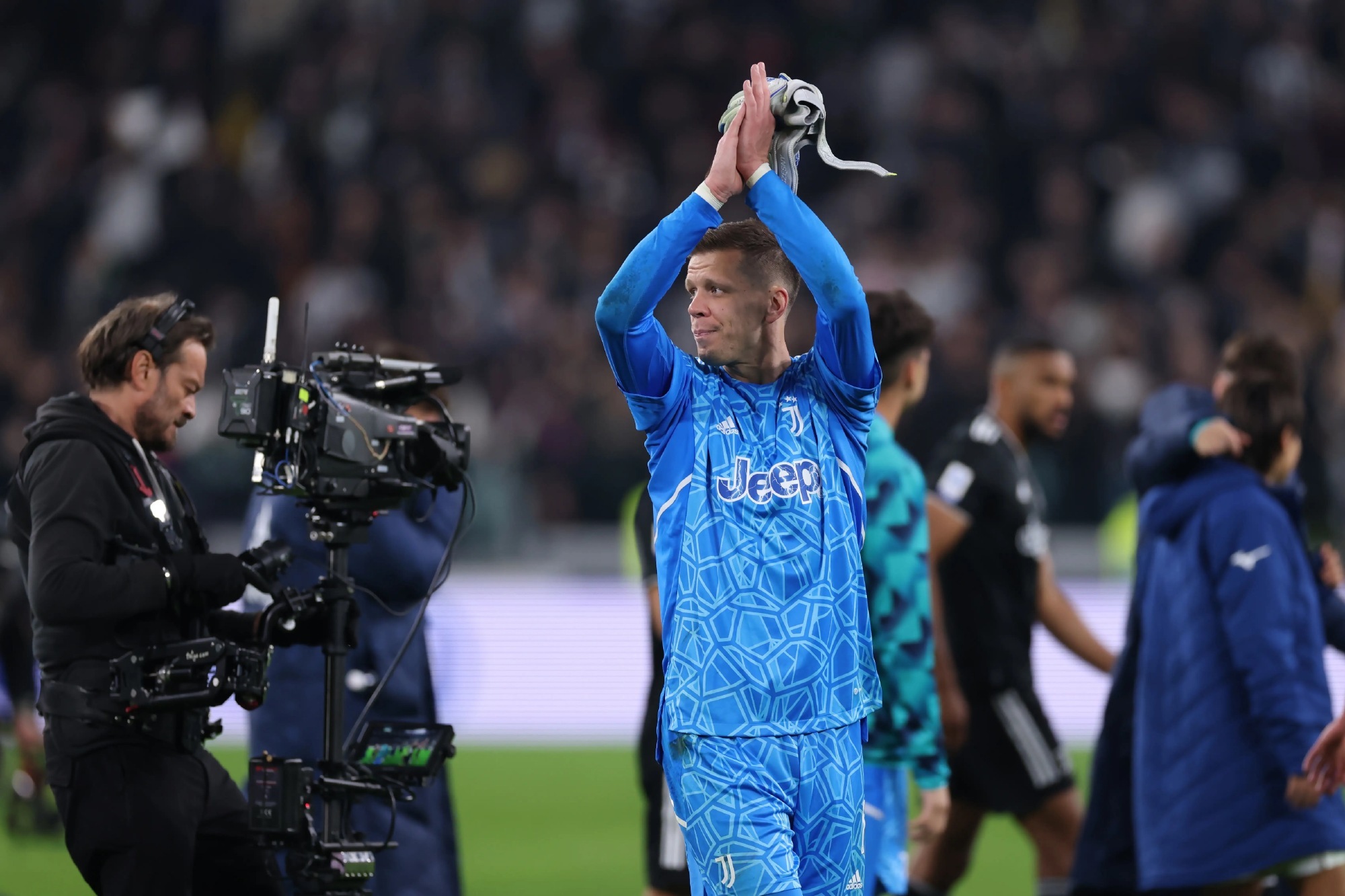 关于球员代理人透露：一位铁杆粉丝即将加盟球队的信息