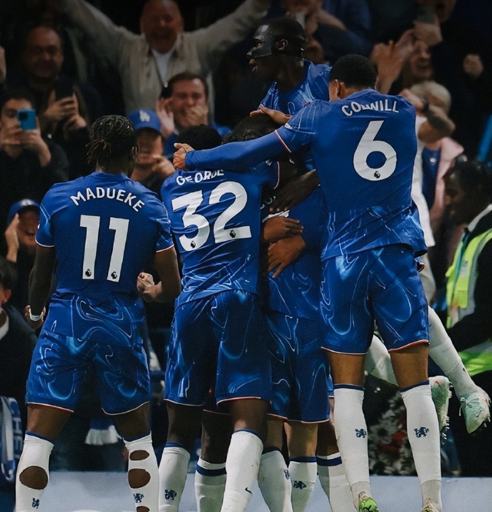 曼联大胜切尔西,英超榜首位置巩固的简单介绍