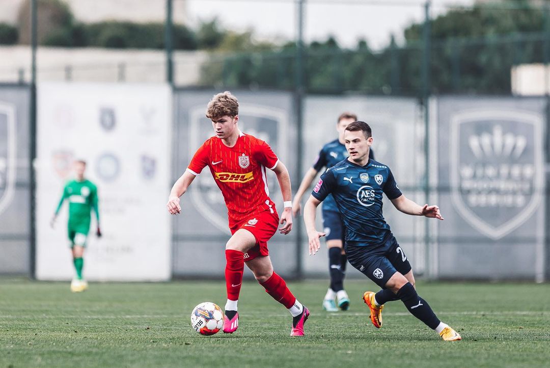 格列兹曼传射建功，尤文图斯新星横空出世，场边球探频频记笔记的简单介绍